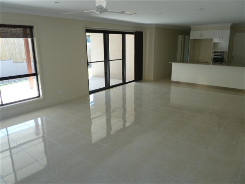 2/12 Ginger Bell Avenue, Bli Bli QLD 4560