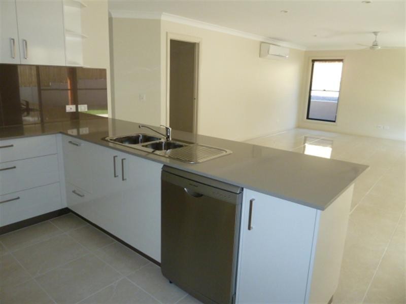 2/12 Ginger Bell Avenue, Bli Bli QLD 4560