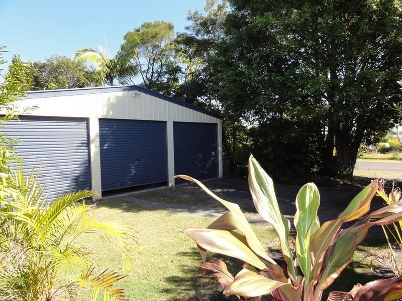 11 Finland Road, Pacific Paradise QLD 4564