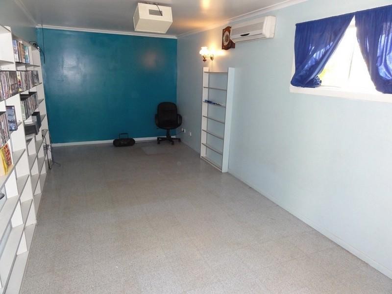 11 Finland Road, Pacific Paradise QLD 4564