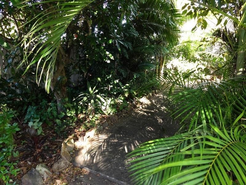 11 Finland Road, Pacific Paradise QLD 4564