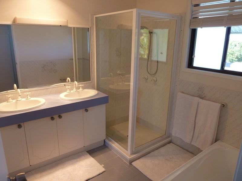 39 Wharf Road, Bli Bli QLD 4560