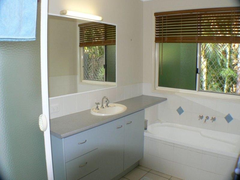 30 Samantha Drive, Bli Bli QLD 4560