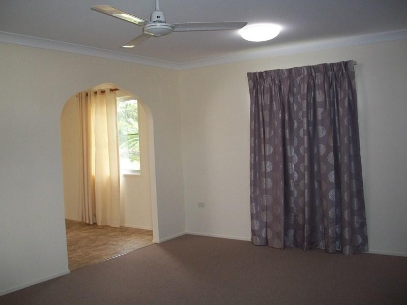 6 Elwing Street, Kawana QLD 4701