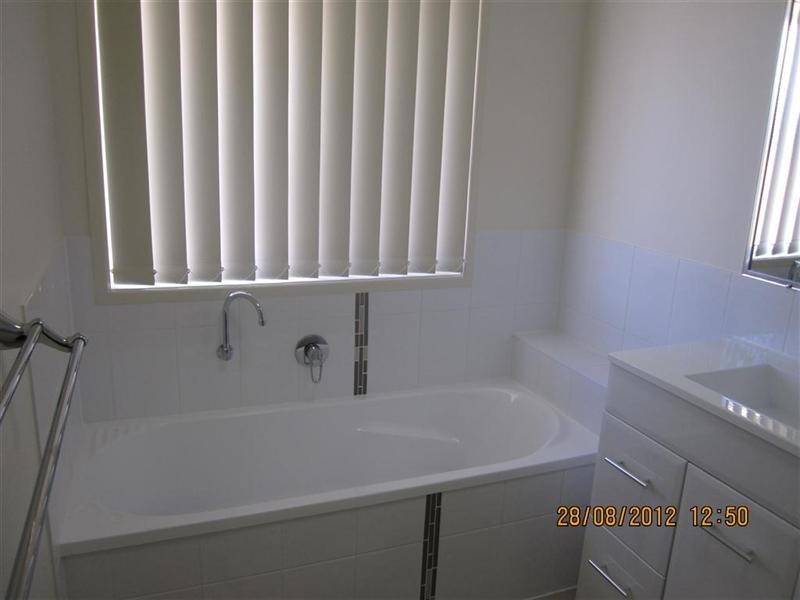 12 Justin Street, Gracemere QLD 4702