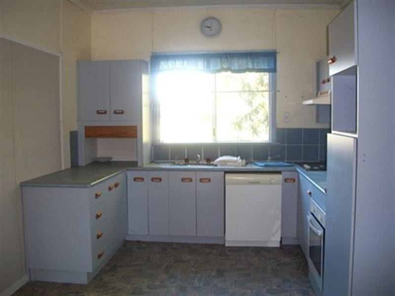 85 Water Street, Berserker QLD 4701