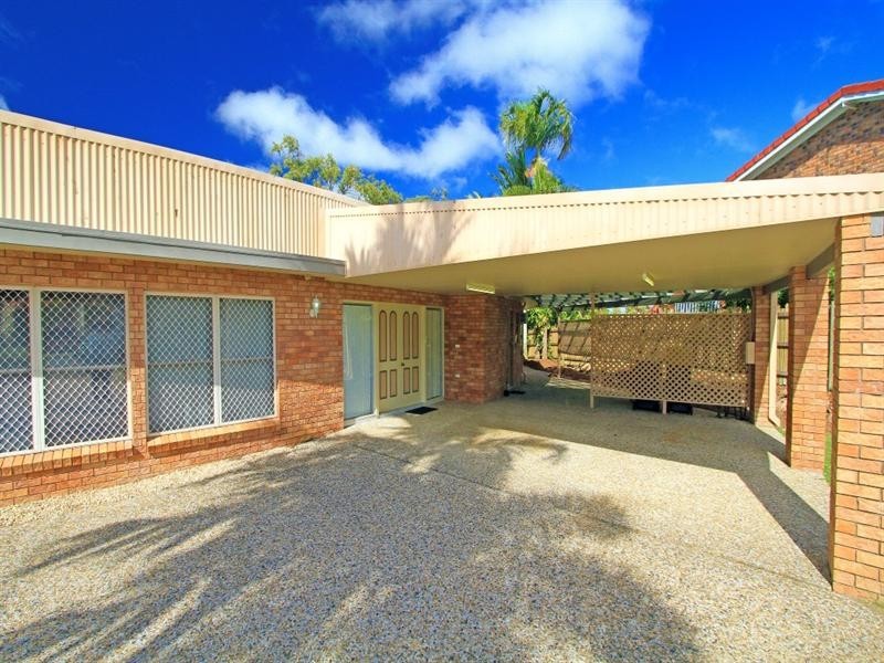 8 McRae Place, Frenchville QLD 4701