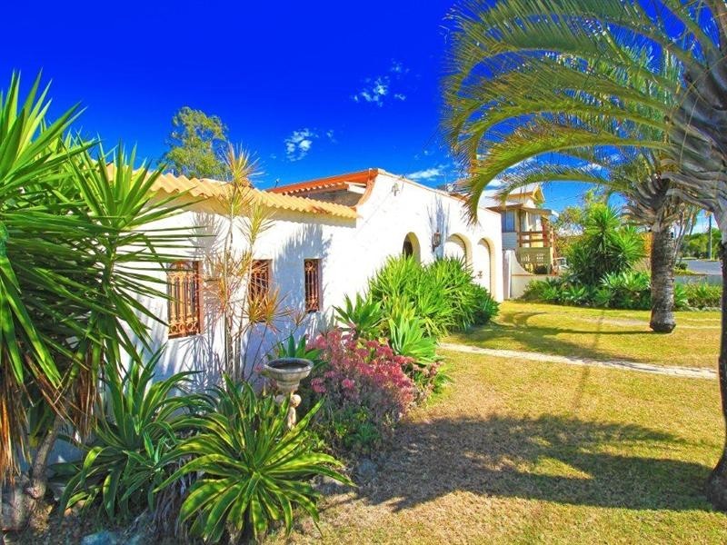 4 Bates Avenue, Park Avenue QLD 4701