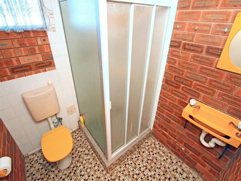 15 Crick Street, Kawana QLD 4701