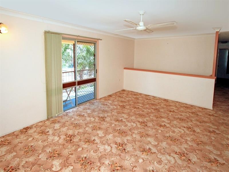 15 Crick Street, Kawana QLD 4701