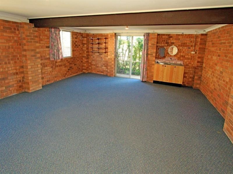 15 Crick Street, Kawana QLD 4701