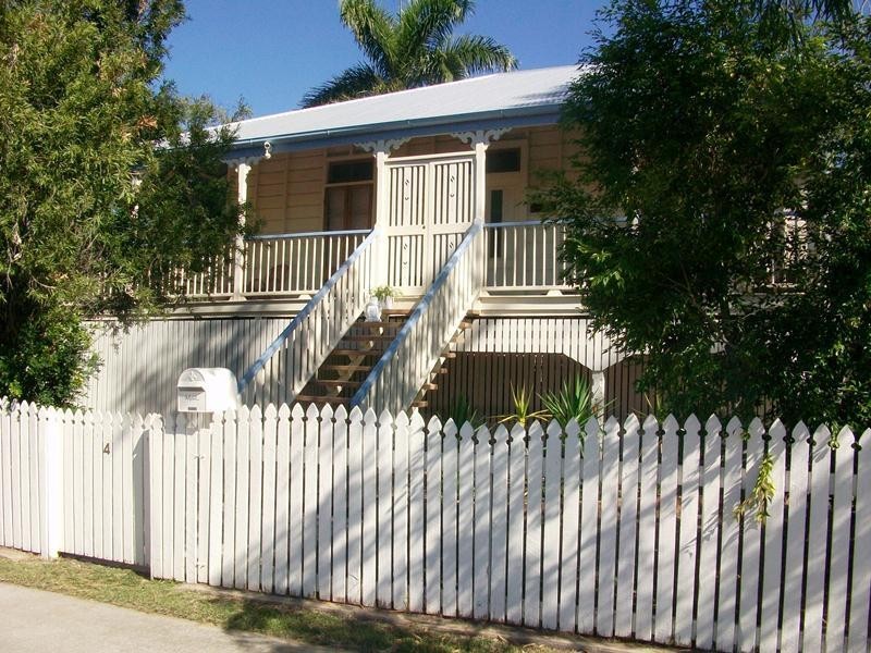 4 Davis Street, The Range QLD 4700