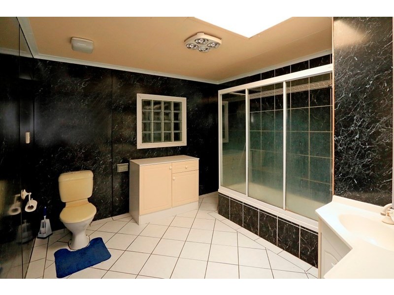 22 Wakefield Street, The Range QLD 4700