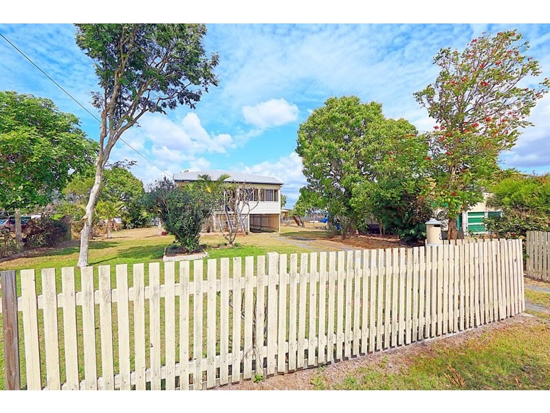 8 Thackeray Street, Park Avenue QLD 4701