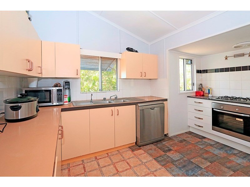 8 Thackeray Street, Park Avenue QLD 4701