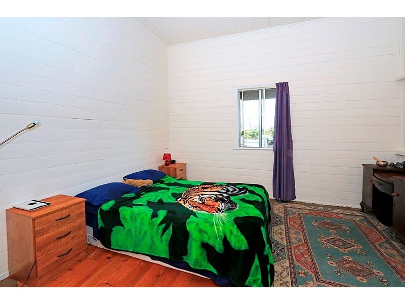 8 Thackeray Street, Park Avenue QLD 4701