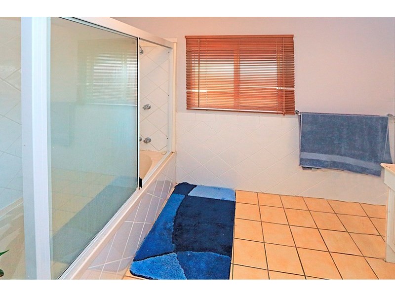 8 Thackeray Street, Park Avenue QLD 4701