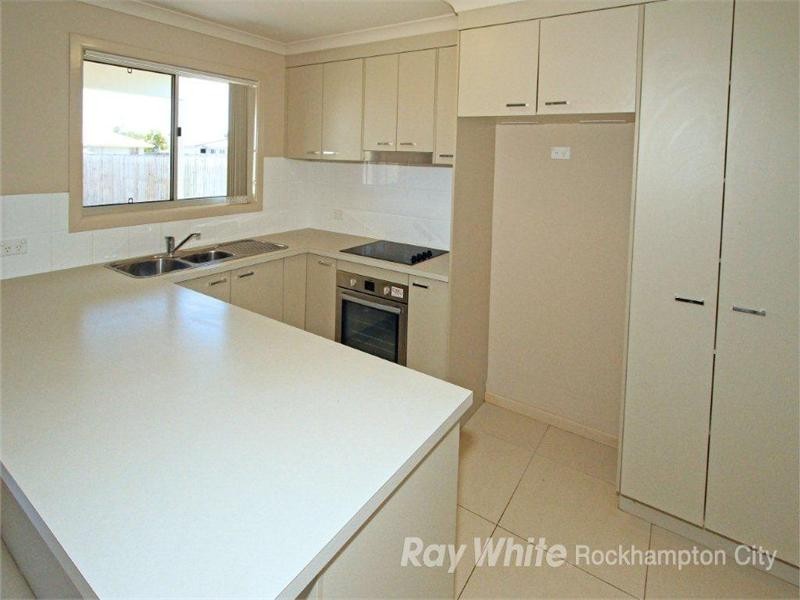 16 Maree Crescent, Gracemere QLD 4702