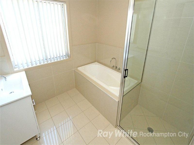 16 Maree Crescent, Gracemere QLD 4702