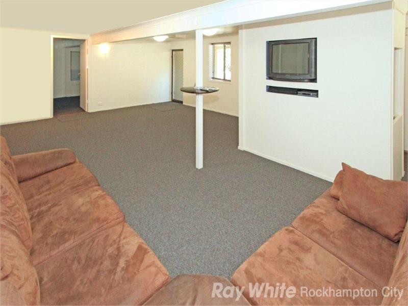 32 Elwing Street, Kawana QLD 4701