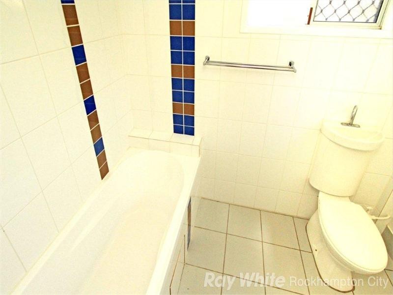 32 Elwing Street, Kawana QLD 4701