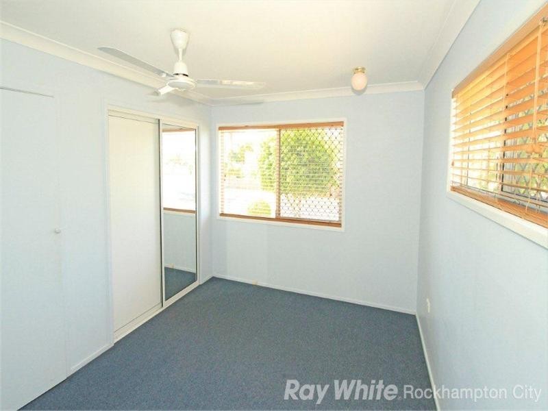 32 Elwing Street, Kawana QLD 4701