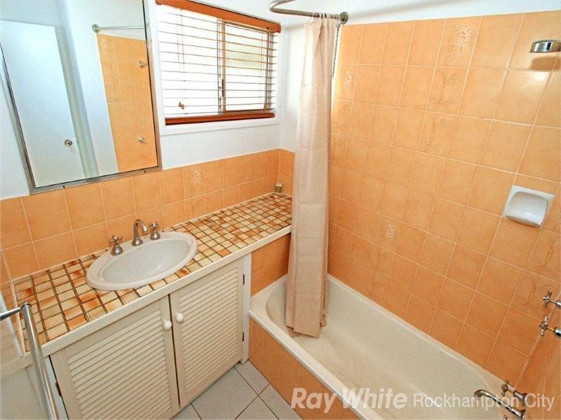 32 Elwing Street, Kawana QLD 4701