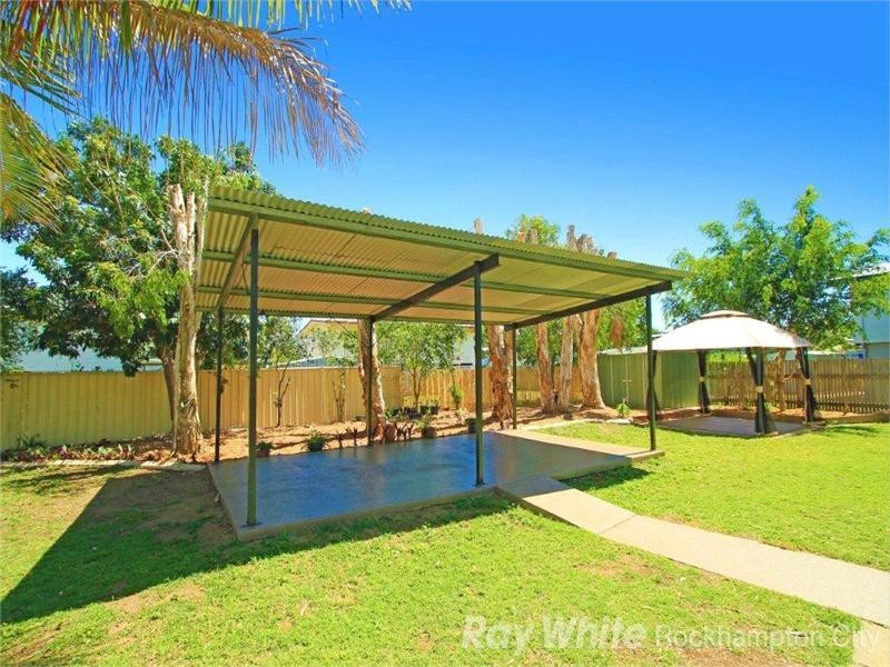 32 Elwing Street, Kawana QLD 4701