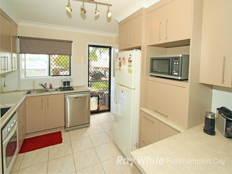 19 Webber Avenue, Kawana QLD 4701