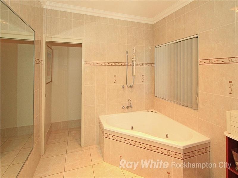 5 Greenwood Close, Frenchville QLD 4701