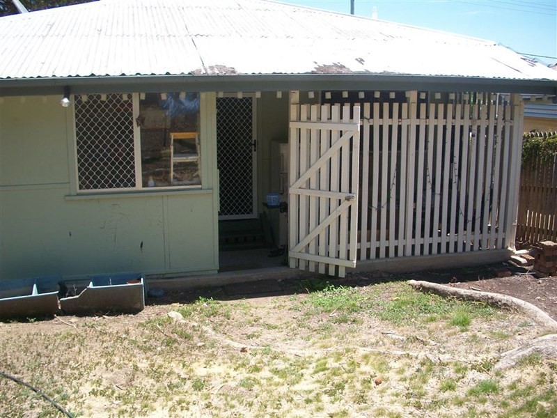 19 Naughton Street, Wandal QLD 4700