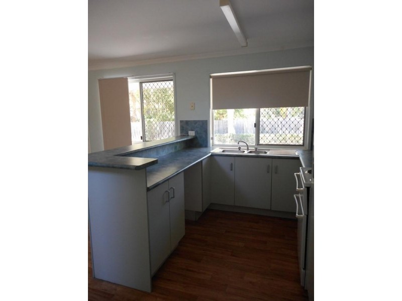 2/374 Limpus Street, Frenchville QLD 4701