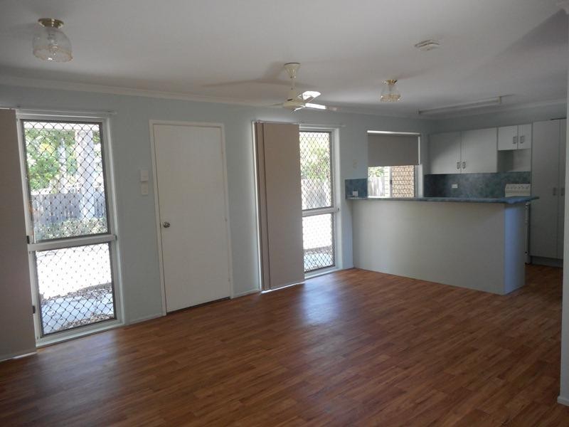 2/374 Limpus Street, Frenchville QLD 4701