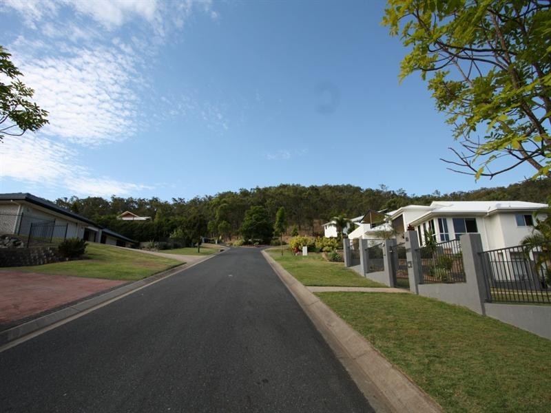 17 Greenwood Close, Frenchville QLD 4701