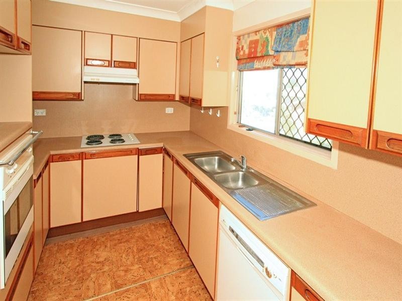 15 Crick Street, Kawana QLD 4701