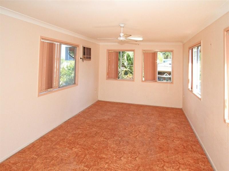 15 Crick Street, Kawana QLD 4701