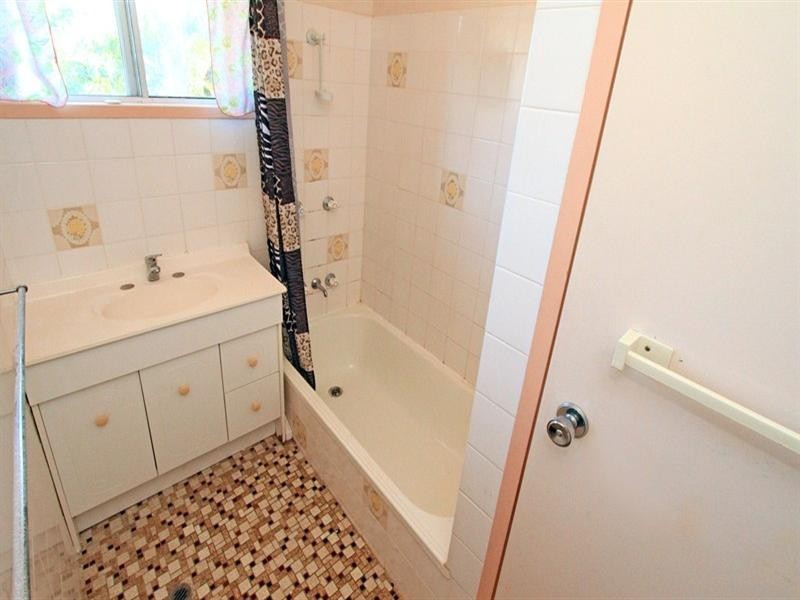 15 Crick Street, Kawana QLD 4701