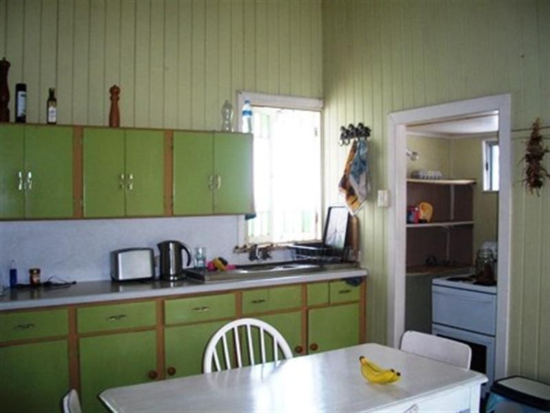 19a Main Street, Park Avenue QLD 4701