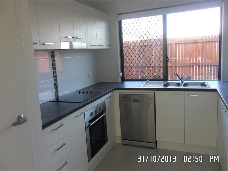 2/71 Richmond Street, Berserker QLD 4701