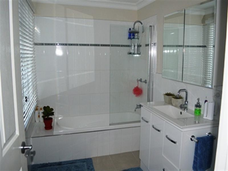 2 Kelly Street, The Range QLD 4700