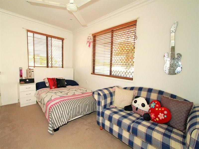 59 Buzacott Street, Park Avenue QLD 4701