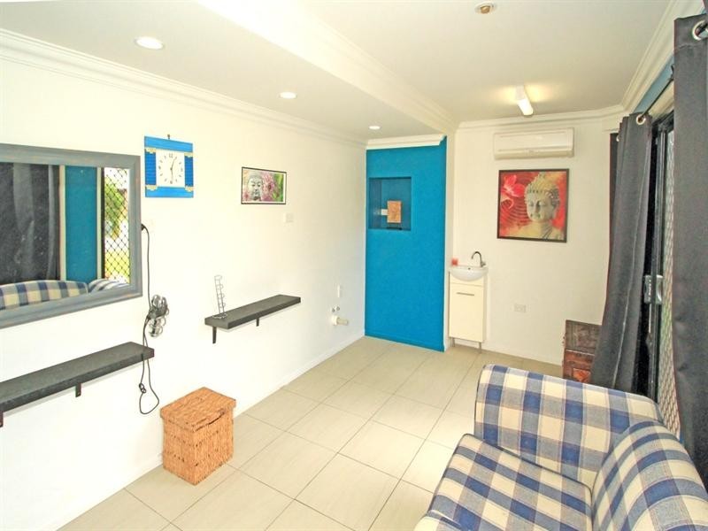 59 Buzacott Street, Park Avenue QLD 4701