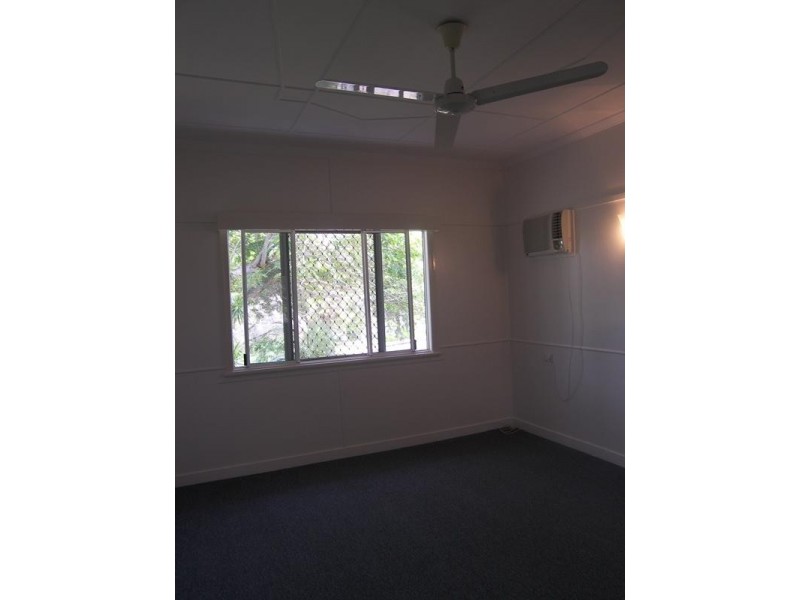 8 Charlotte Street, Wandal QLD 4700