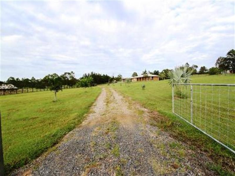 54 Julie Anne Drive, Glendale QLD 4711