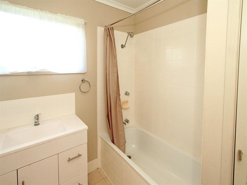 28 Alexandra Street, Park Avenue QLD 4701