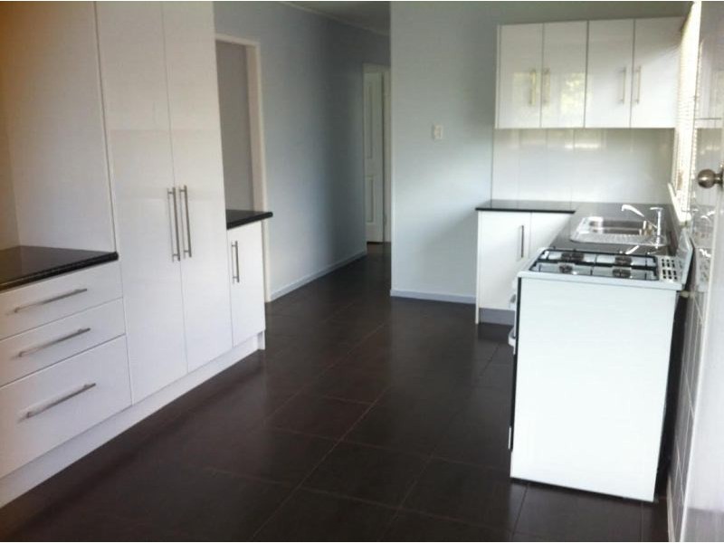 25 Thomasson Street, Park Avenue QLD 4701