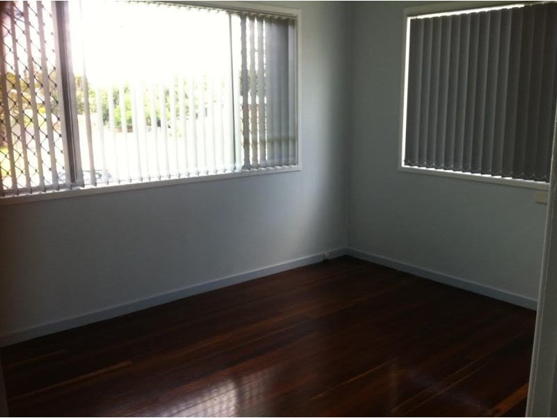 25 Thomasson Street, Park Avenue QLD 4701