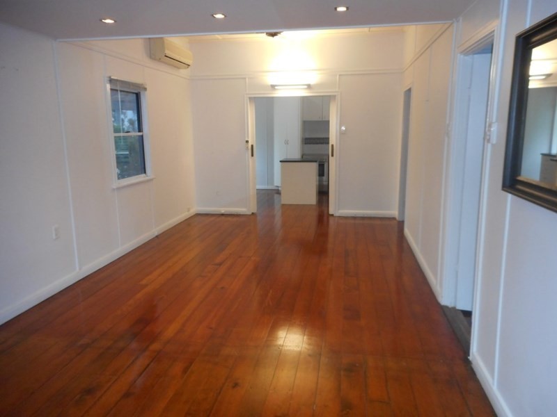 17 Meade Street, Wandal QLD 4700