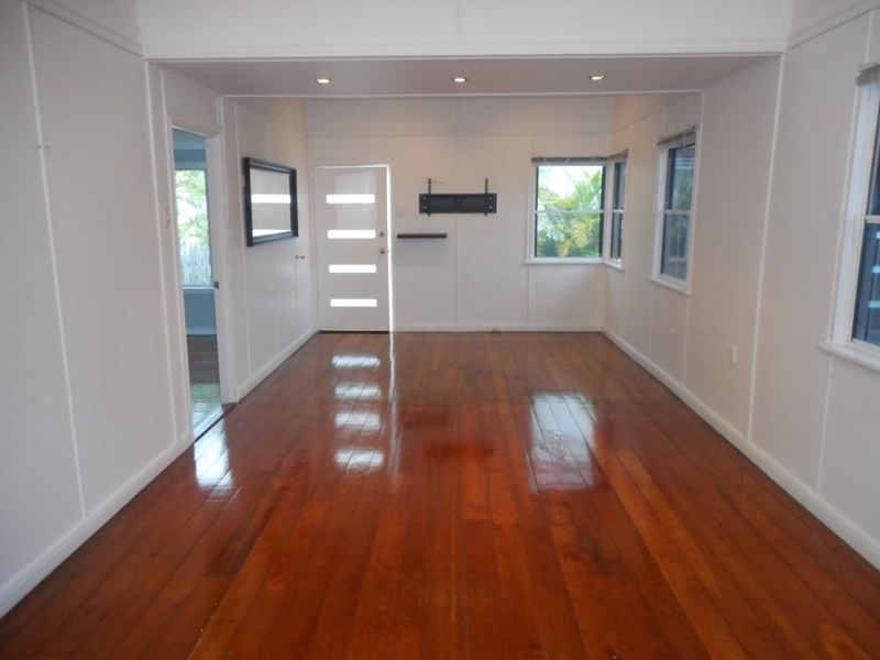 17 Meade Street, Wandal QLD 4700