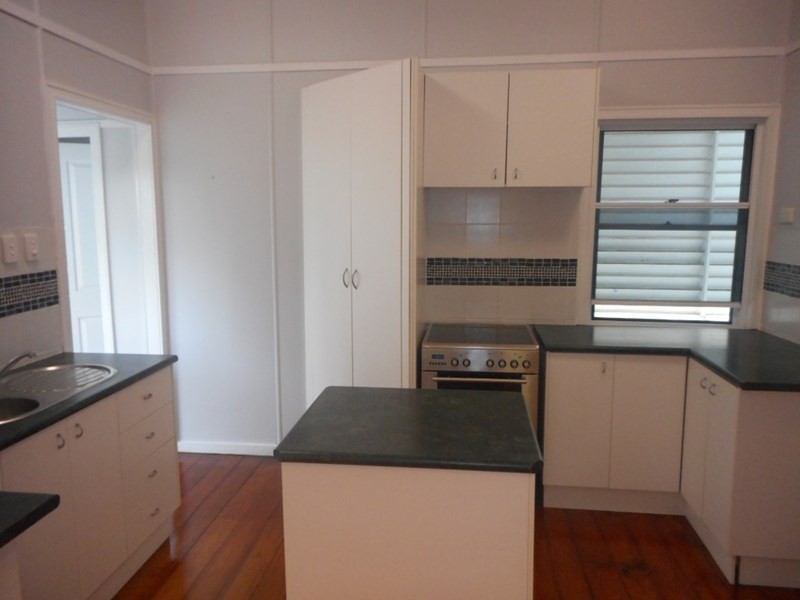 17 Meade Street, Wandal QLD 4700